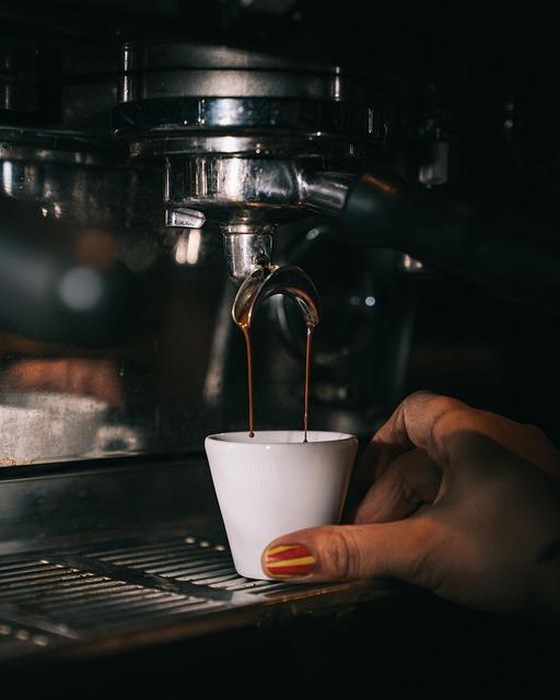 Sipping ⁢Local ⁣Brews: How to Find‌ Hidden Gems